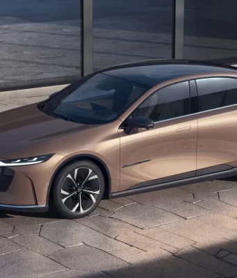 Mazda applique son style de design à la Chine avec la berline électrique EZ-6